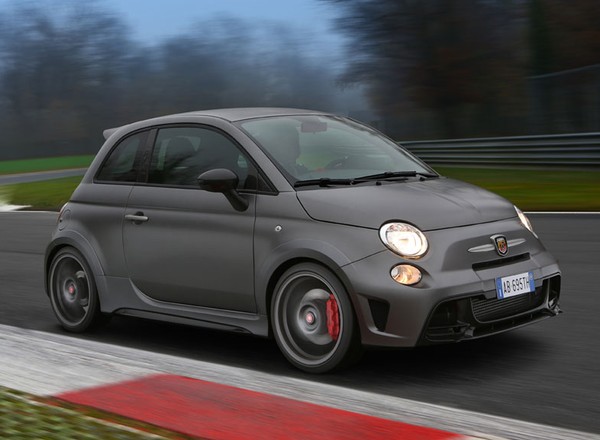 Abarth 695 biposto: „najmniejszy wśród supersamochodów”