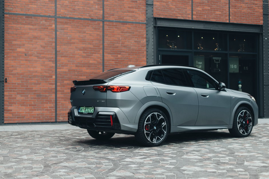 BMW iX2