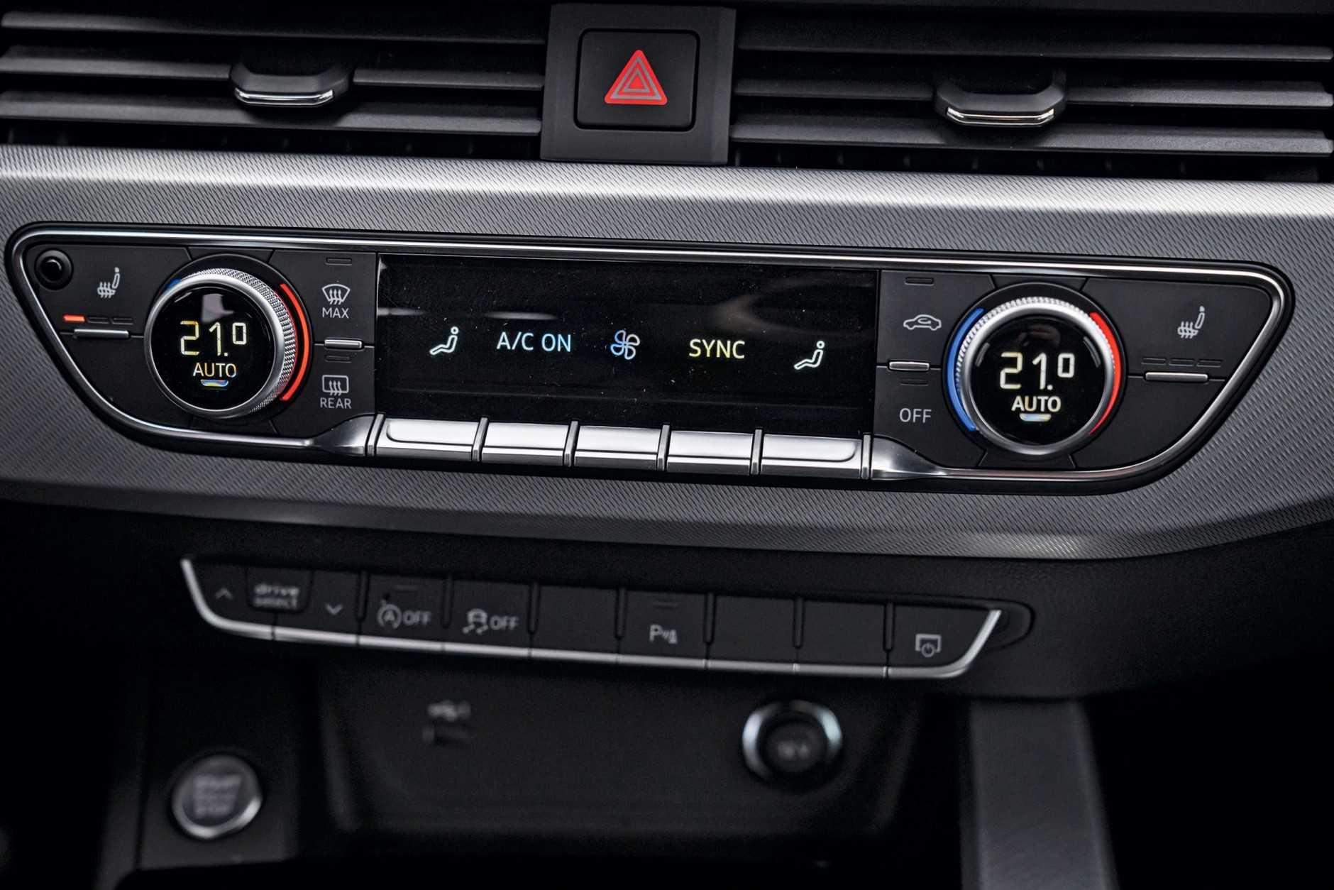 Audi A4, BMW serii 3, Volvo V60 – porównanie kombi klasy średniej