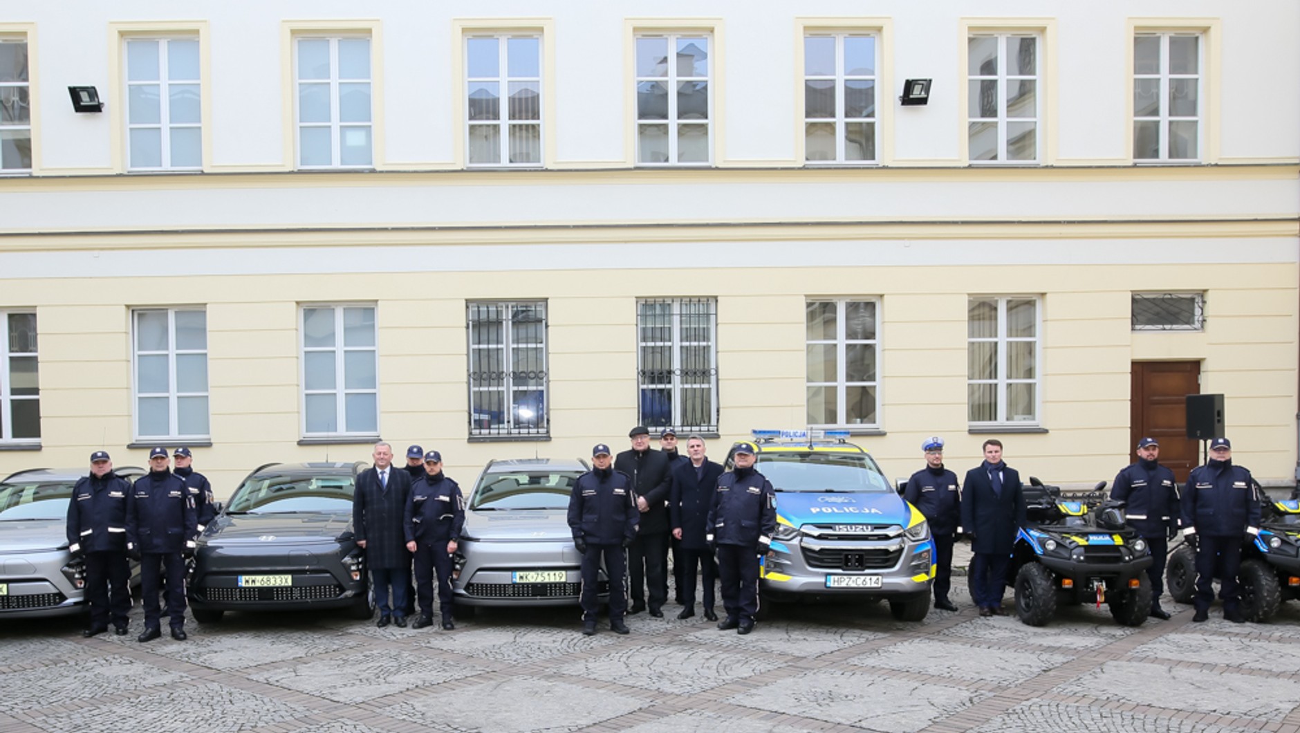 Nowe radiowozy stołecznej policji