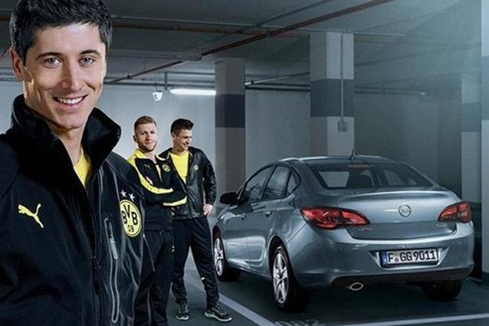 Robert Lewandowski przesiada się do Ferrari