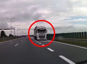 Jechał ciężarówką pod prąd trasą S7. Z naprzeciwka jechali policjanci