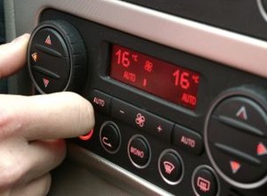 Robi się zimno – czy warto wyłączyć klimatyzację w aucie?