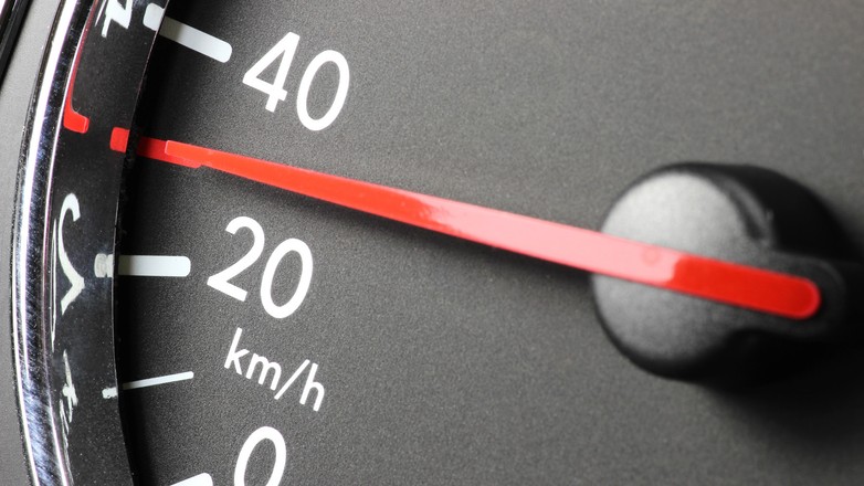 Ograniczenie do 30 km/h w terenie zabudowanym PE