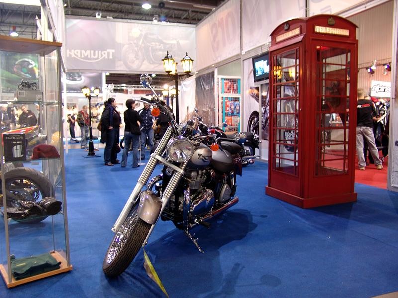 MOTOCYKL-EXPO 2007: cudowne maszyny i piękne dziewczyny (fotogaleria)