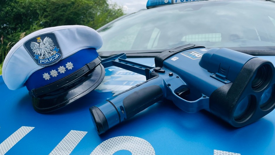 Policjanci zwrócili uwagę na niecodzienny tor jazdy ciągnika. Podejrzenia okazały się słuszne