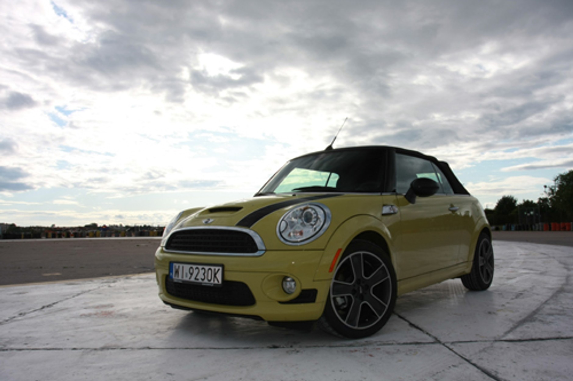 Mini Cooper S Cabrio: Zadziorny i bez dachu