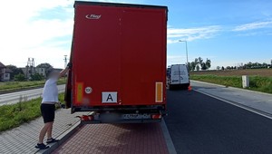 Czeski TIR wiózł nielegalnie śmieci przez Polskę. Ogromne kary