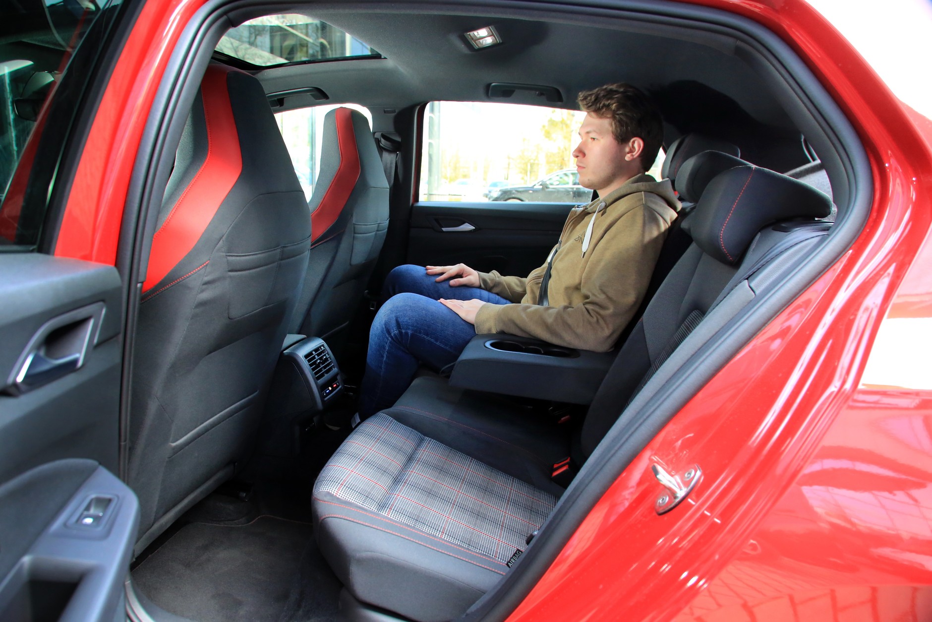 Volkswagen Golf GTI 2.0 TSI 245 KM DSG