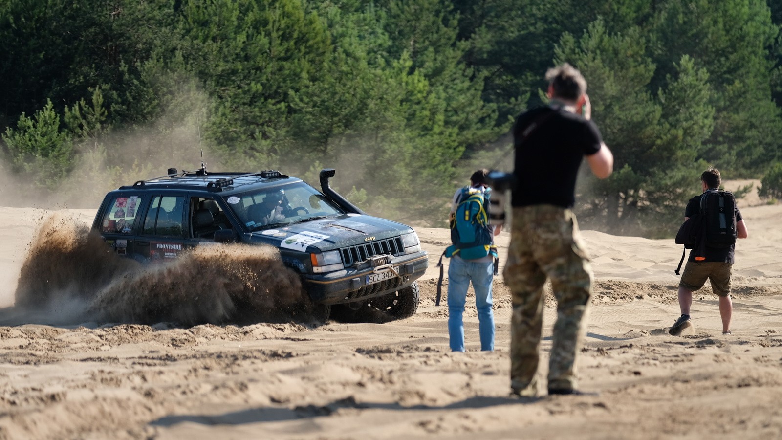 Uczestnicy szkolenia poznają tajniki robienia zdjęć - również w rajdowych warunkach.