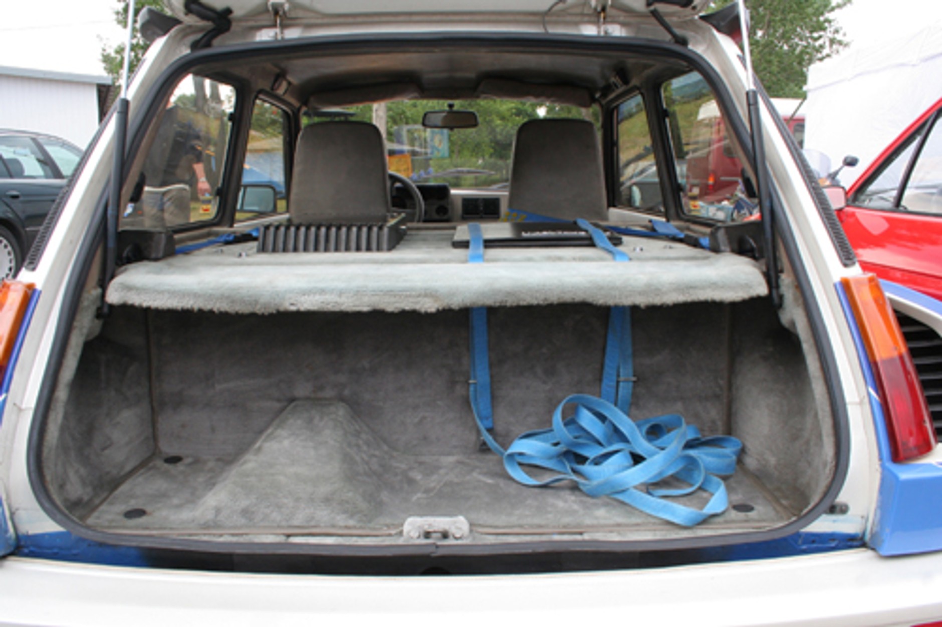 Renault 5 Turbo - Wyczynowy z mocnymi plecami