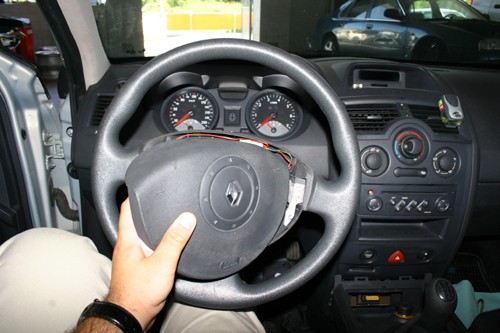 Uwaga bo kradną... poduszki powietrzne!