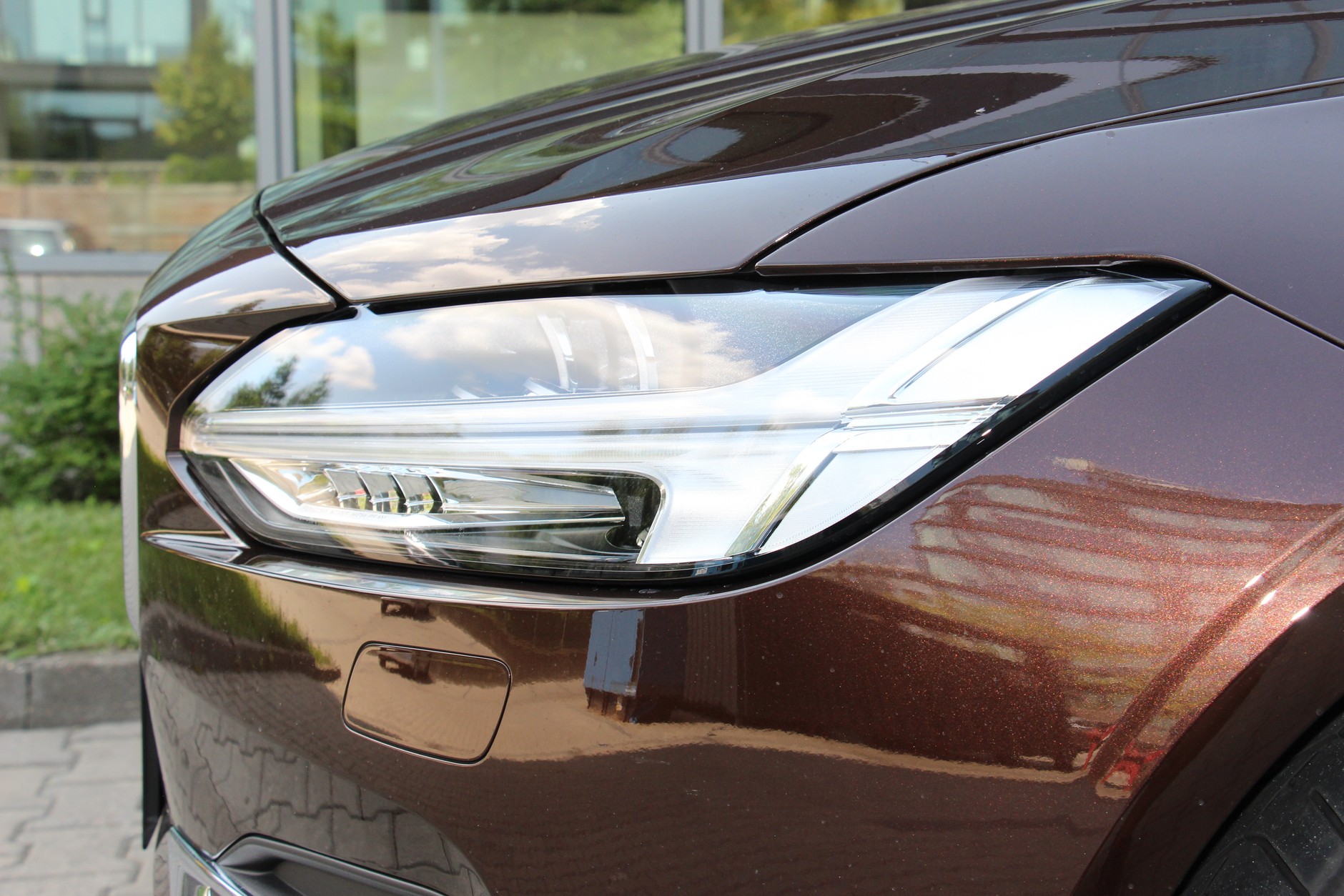 Volvo S90 T8 Inscription – Hybryda nie do oszczędzania