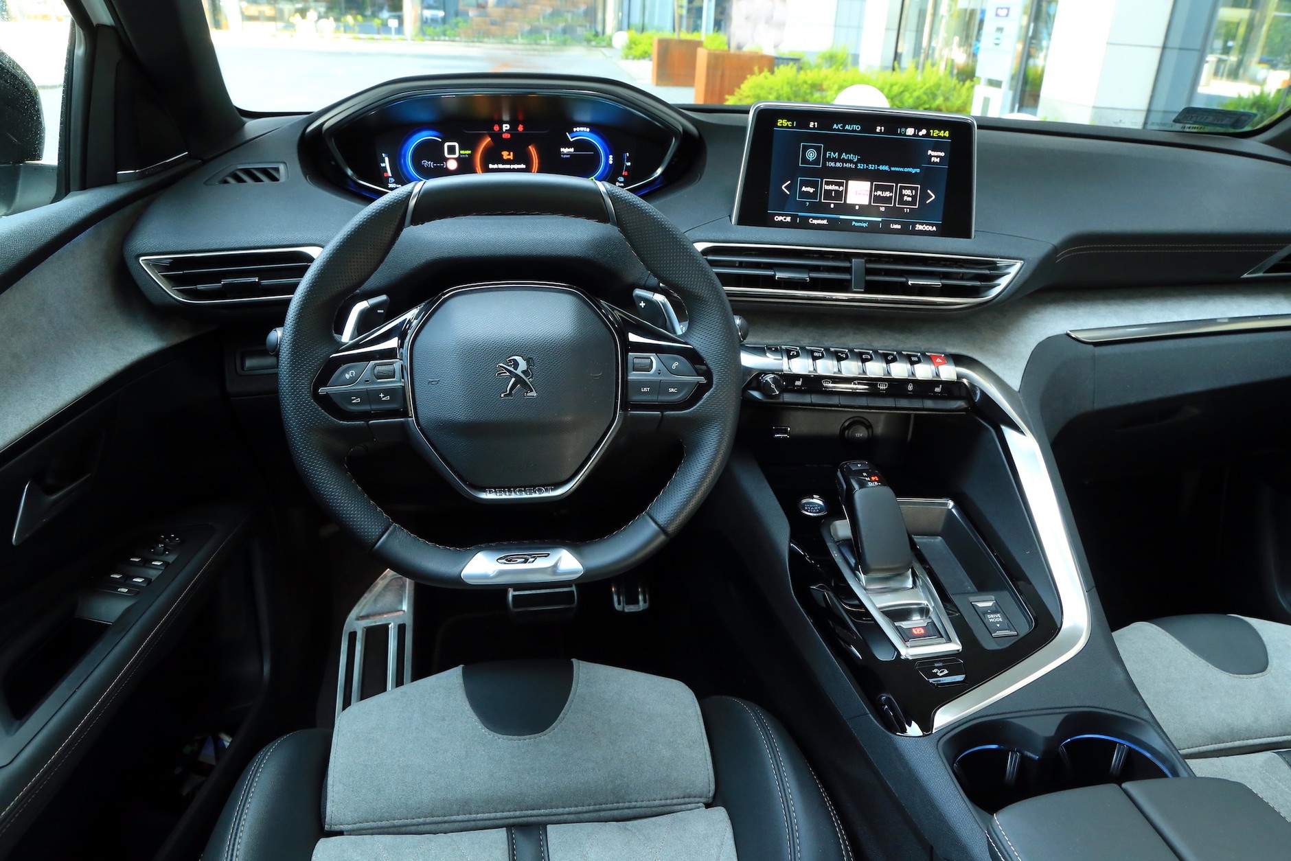 Peugeot 3008 HYbrid4