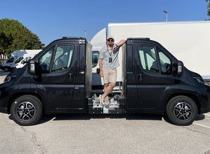 Programy Rolls-Royce'a i Bentleya bledną przy CustomFit Stellantisa. Zwiedziłem fabrykę