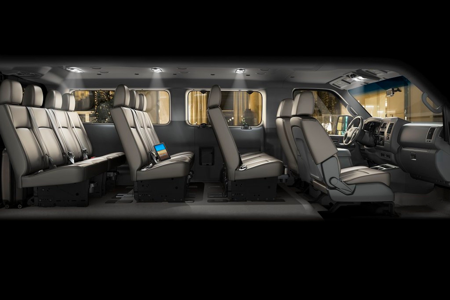 Nissan NV3500 HD: Drogowy olbrzym