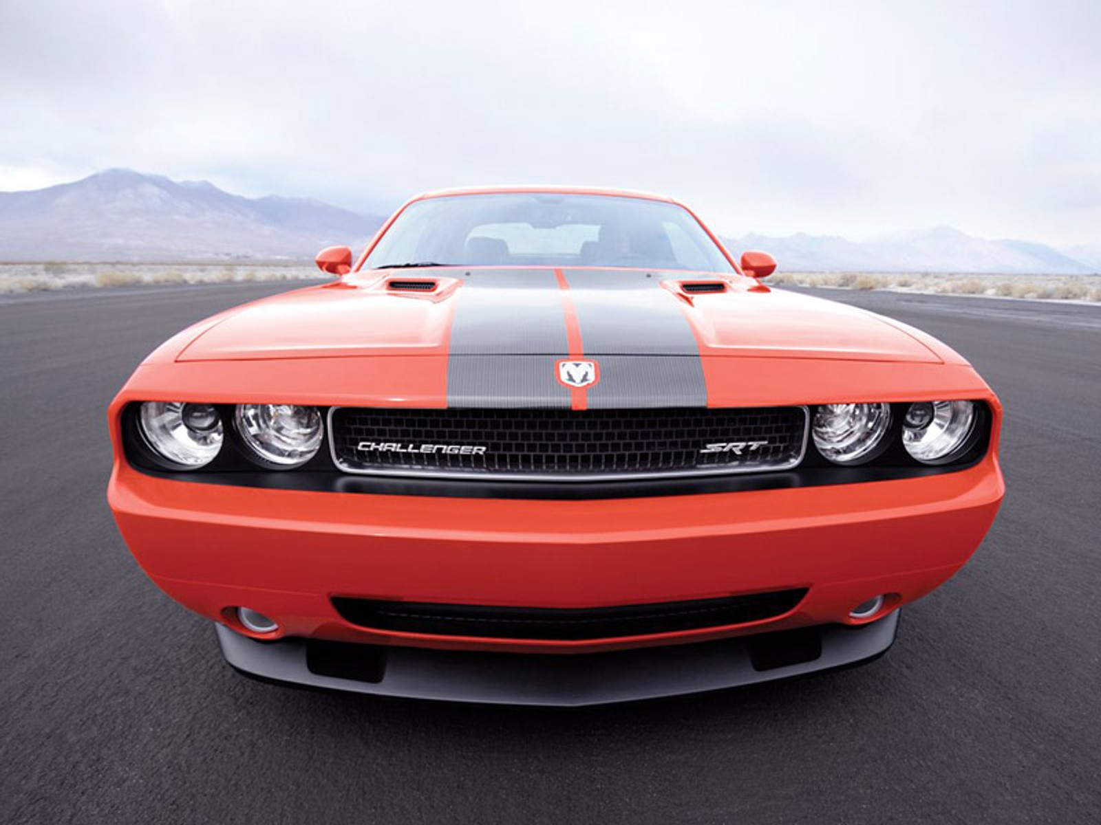 Chicago 2008: Dodge Challenger SRT8 w akcji (video)