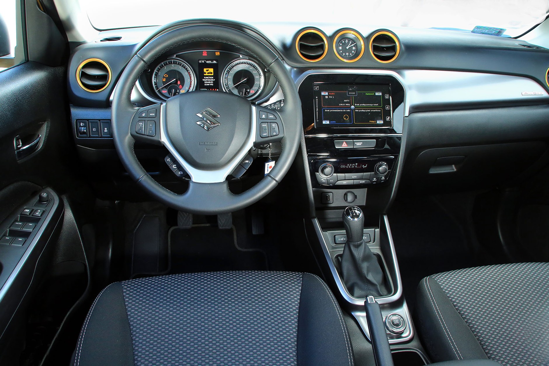 Suzuki Vitara 1.0 Boosterjet 4WD - ma kilka asów w rękawie