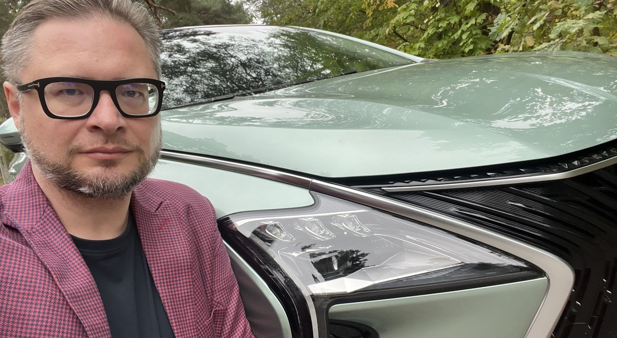 Jeździłem 7-miejscowym chińskim spalinowym minivanem za 149,9 tys. zł. Oniemiałem na widok wnętrza