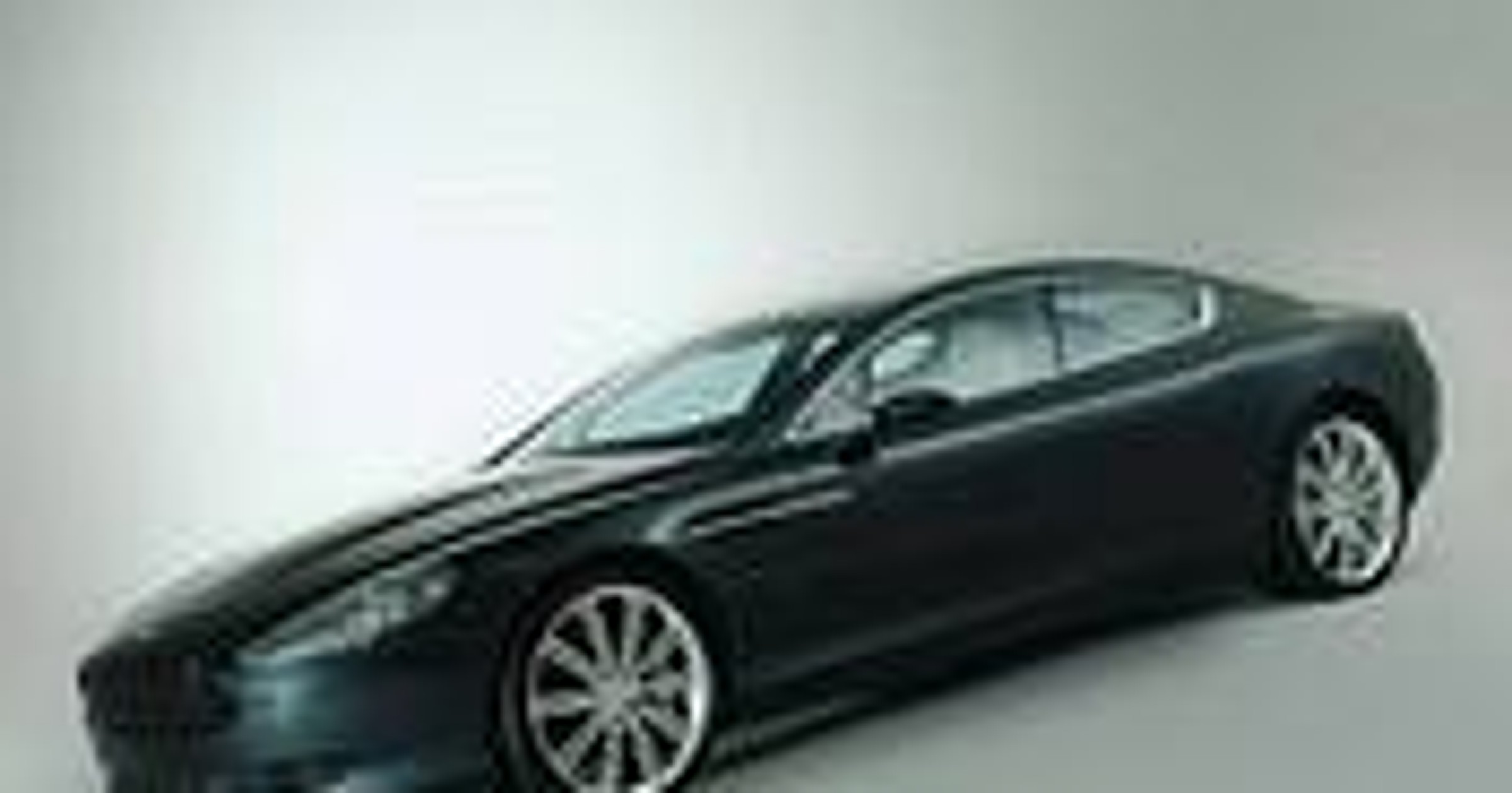 Aston Martin Rapide jednak się pojawi