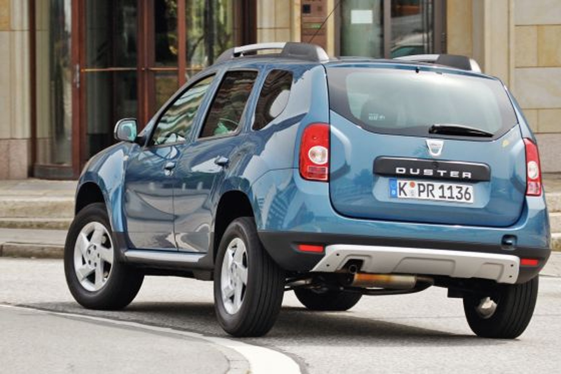 Dacia Duster 1.6 16V 4x4 Laureaté: kompaktowy SUV, 1,6 l benzyna (105 KM), droga hamowania w teście: 43,8 metrów.