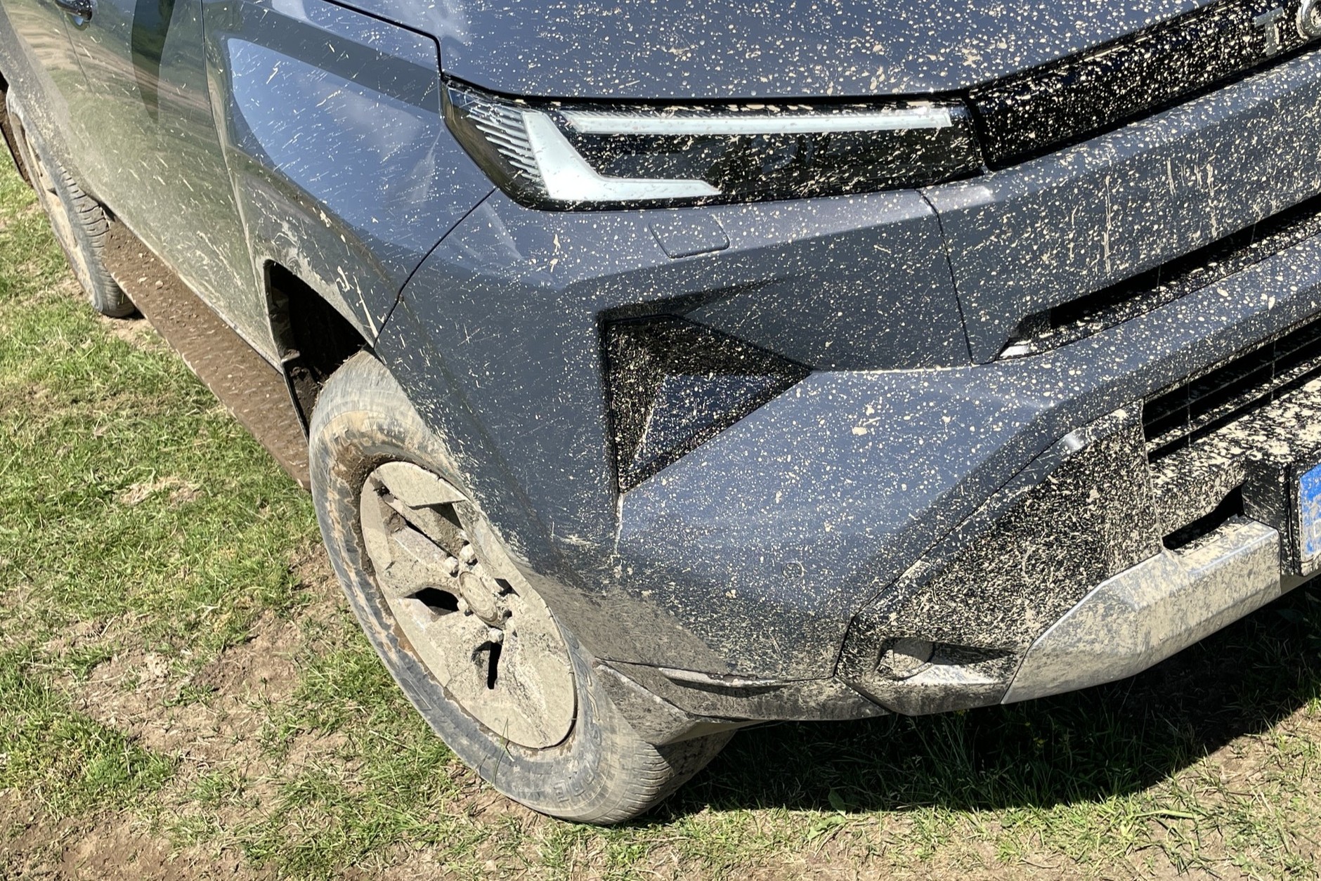 Nowa Toyota Hilux BEV
