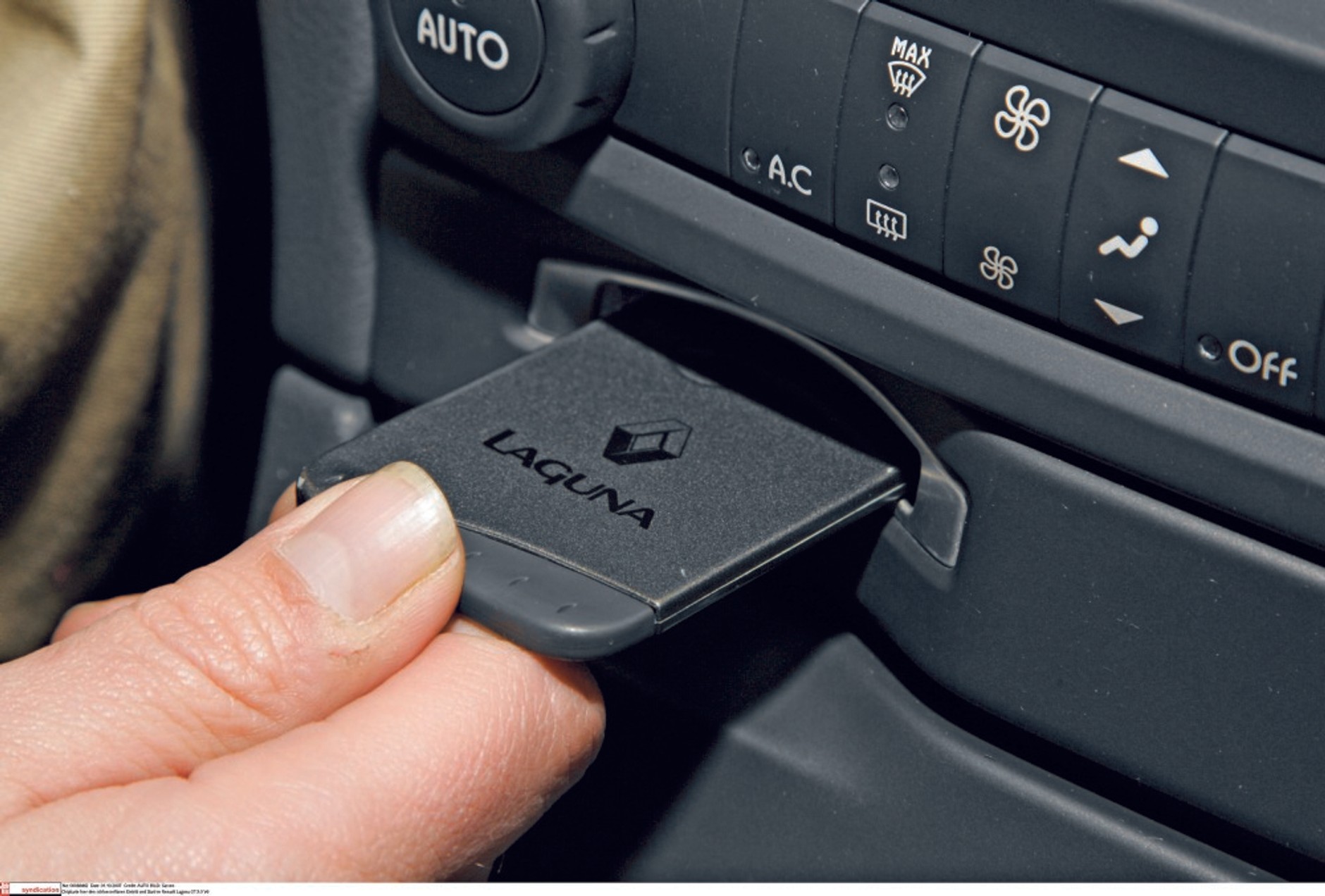 Renault Laguna II – karta hands free