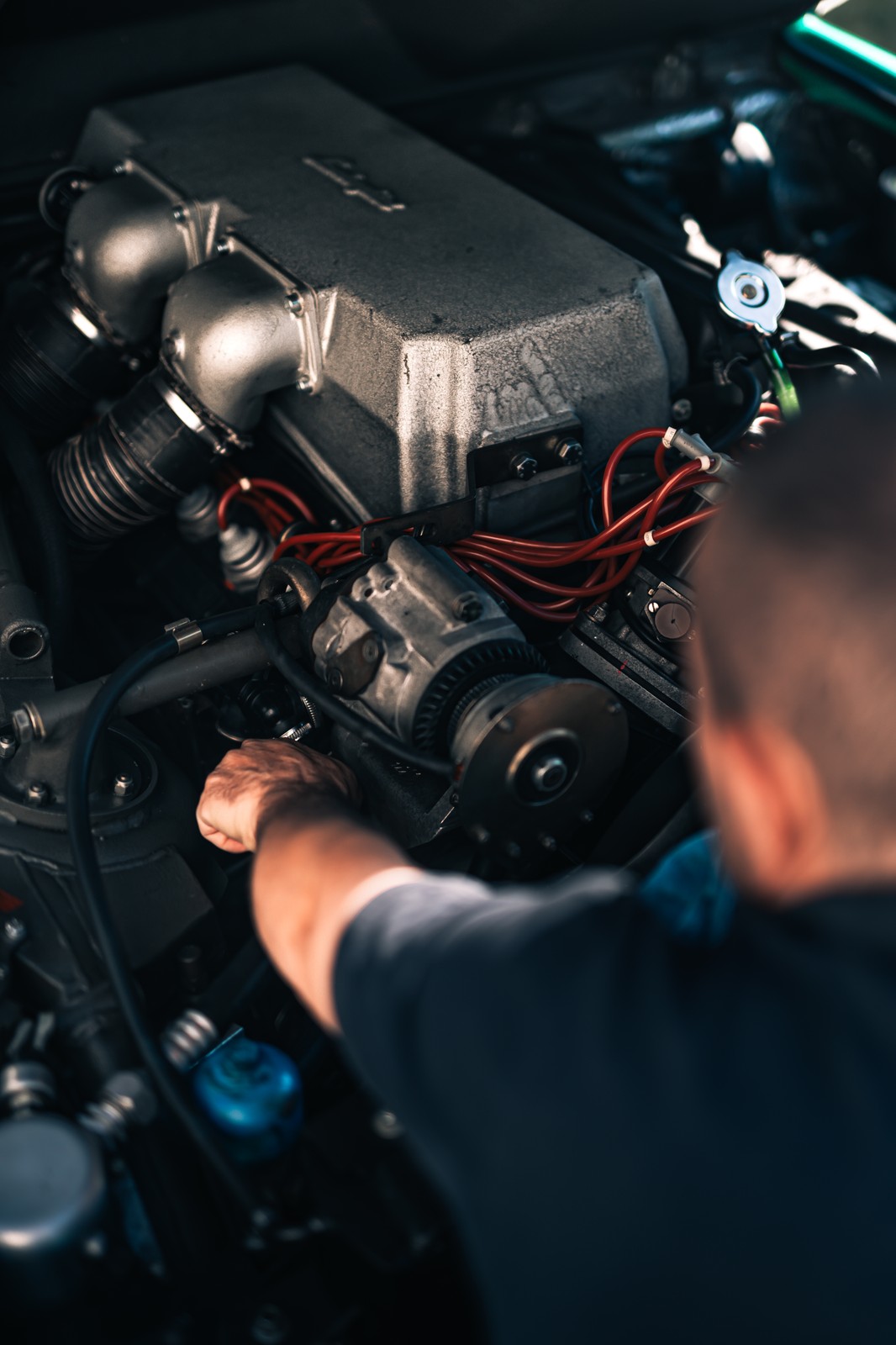 Silnik V12 pod maską LM 002