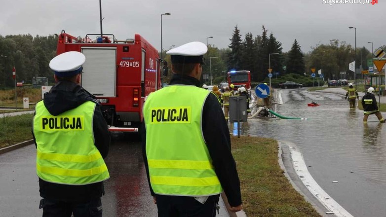 Zalana droga i działania służb