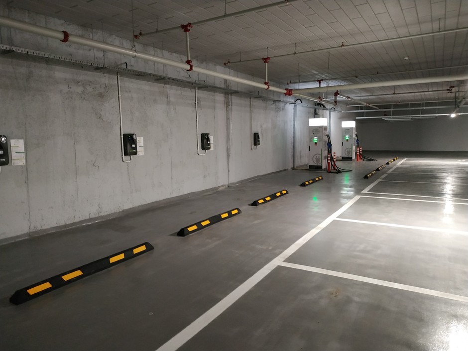 Hub w Galerii Młociny w Warszawie