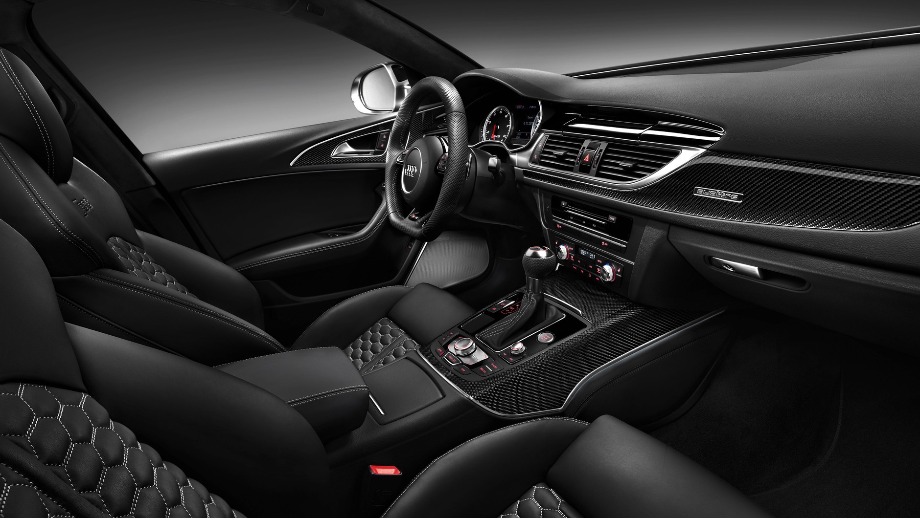 Nowe Audi RS6 Avant: z rodziną na tor