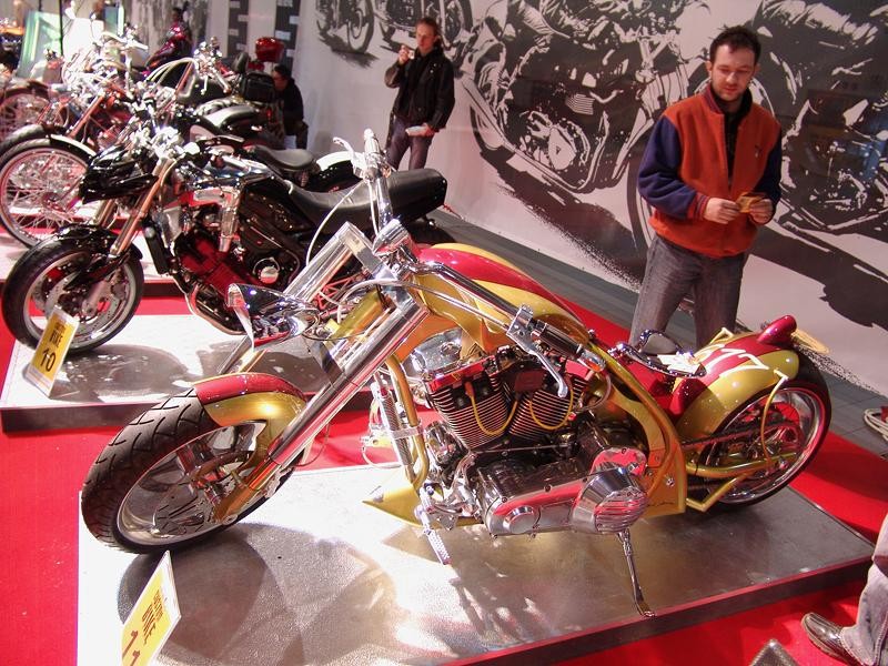 MOTOCYKL-EXPO 2007: cudowne maszyny i piękne dziewczyny (fotogaleria)