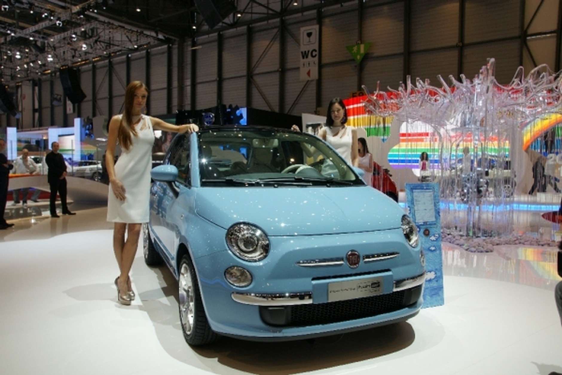 Genewa 2010: Dziewczyny z salonu samochodowego w Genewie (galeria)