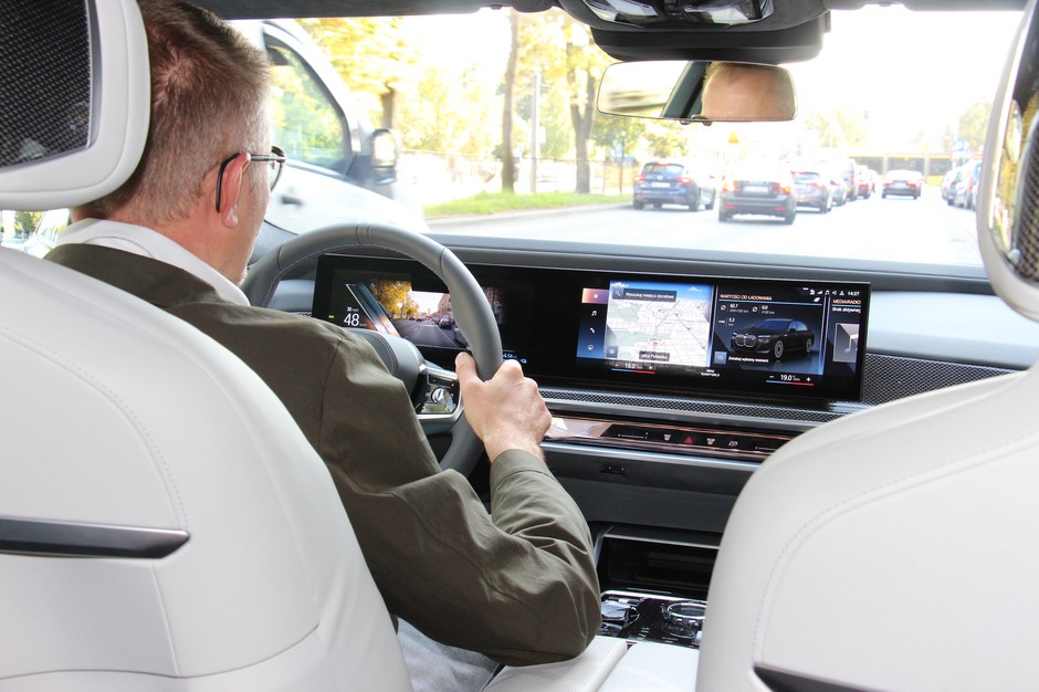 BMW M760e xDrive