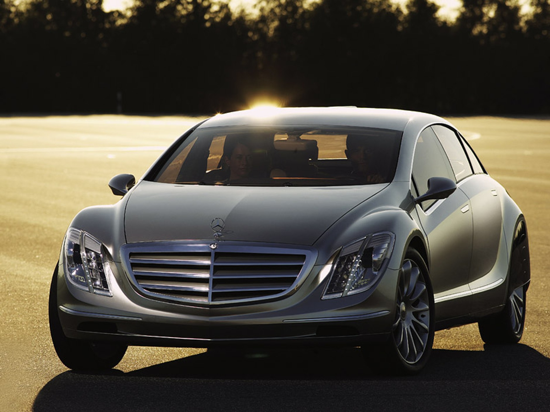 IAA Frankfurt 2007: Mercedes-Benz F700 – mistyczna nowoczesność