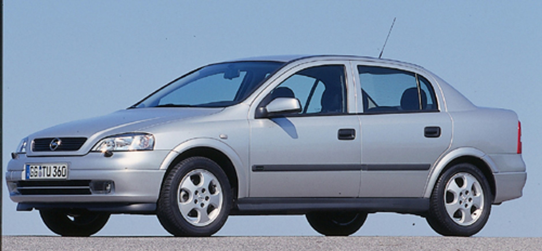 Ford Focus, Opel Astra II, Seat Toledo II, VW Bora - Który spodoba się rodzinie?