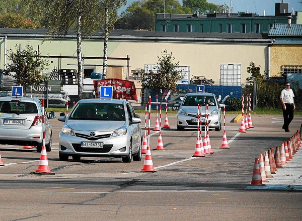Plac manewrowy zniknie z egzaminu na prawo jazdy? Do ministra wpłynęła interpelacja