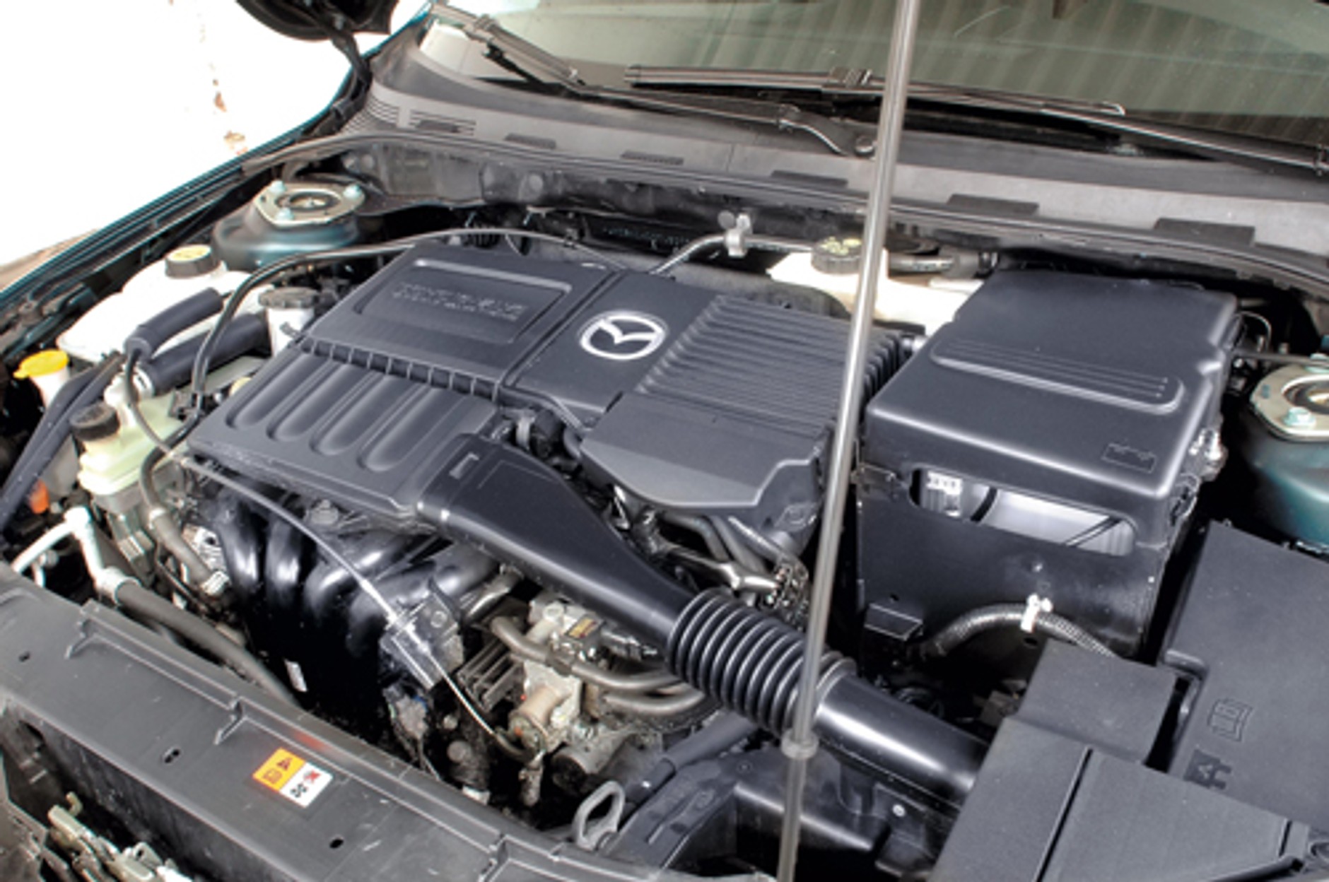 Kia Ceed, VW Golf, Mazda 3, Opel Astra, Peugeot 307 - Kto przebije "koreańczyka"?