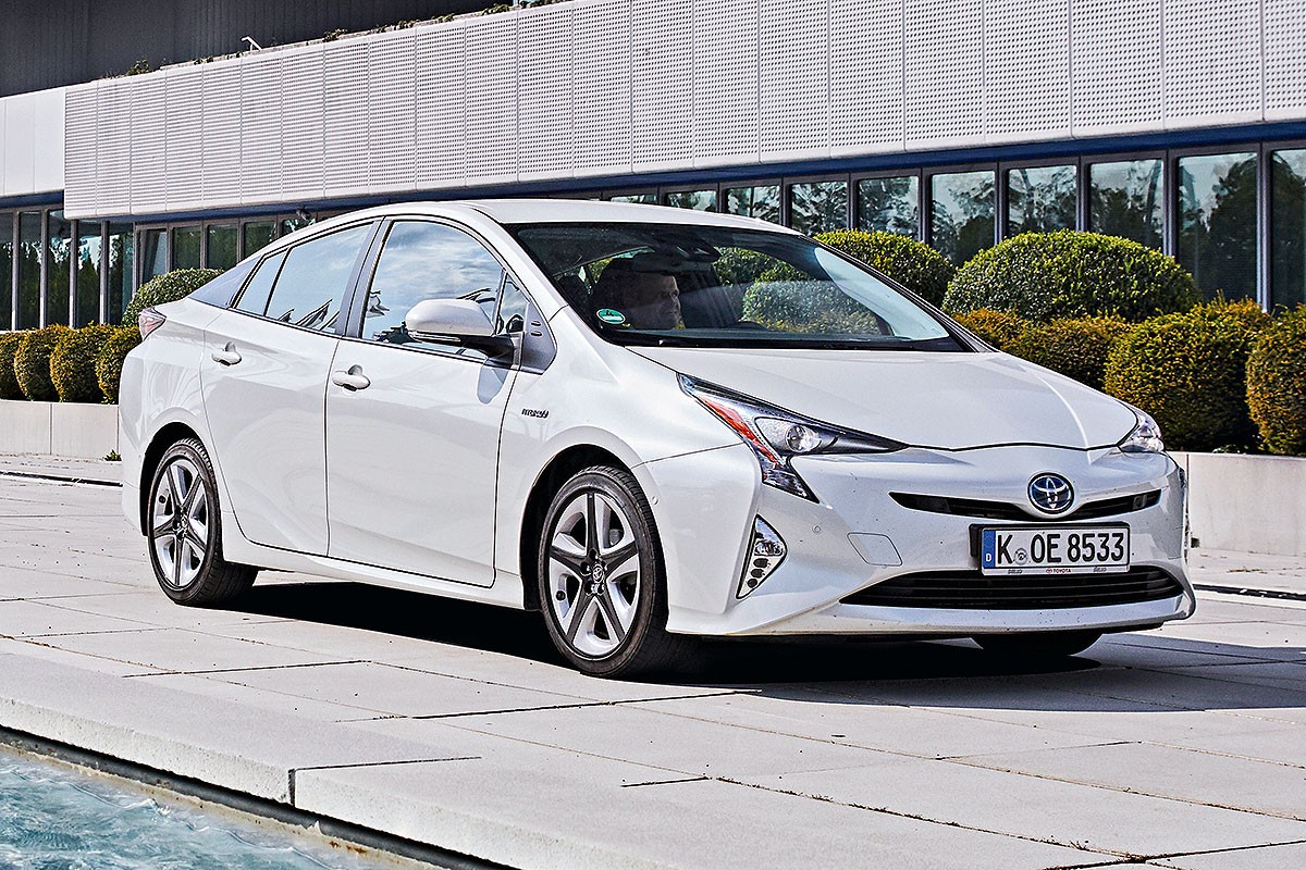 Toyota Prius IV Hybrid Executive