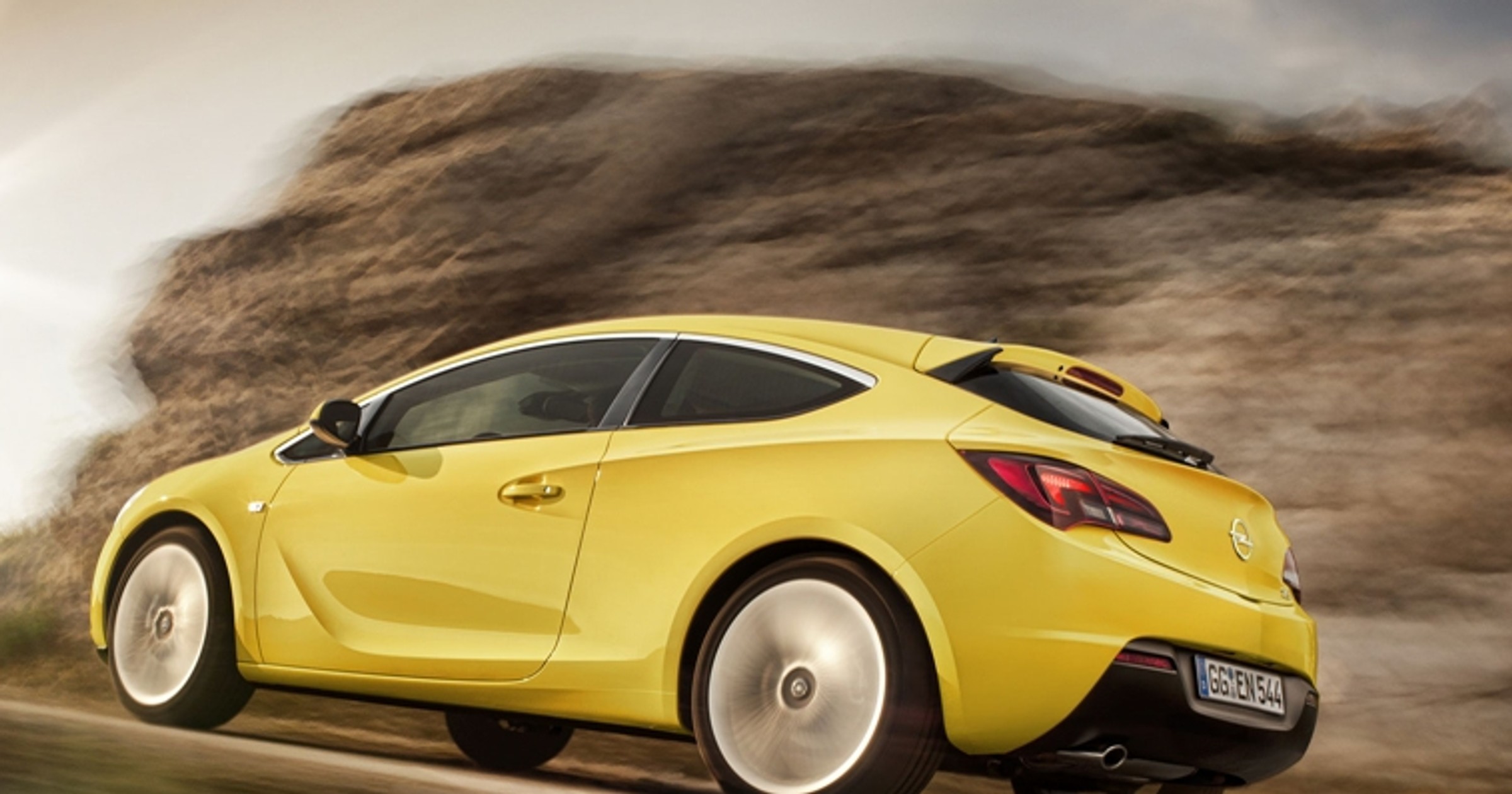 Opel Astra GTC wymiata wizualnie