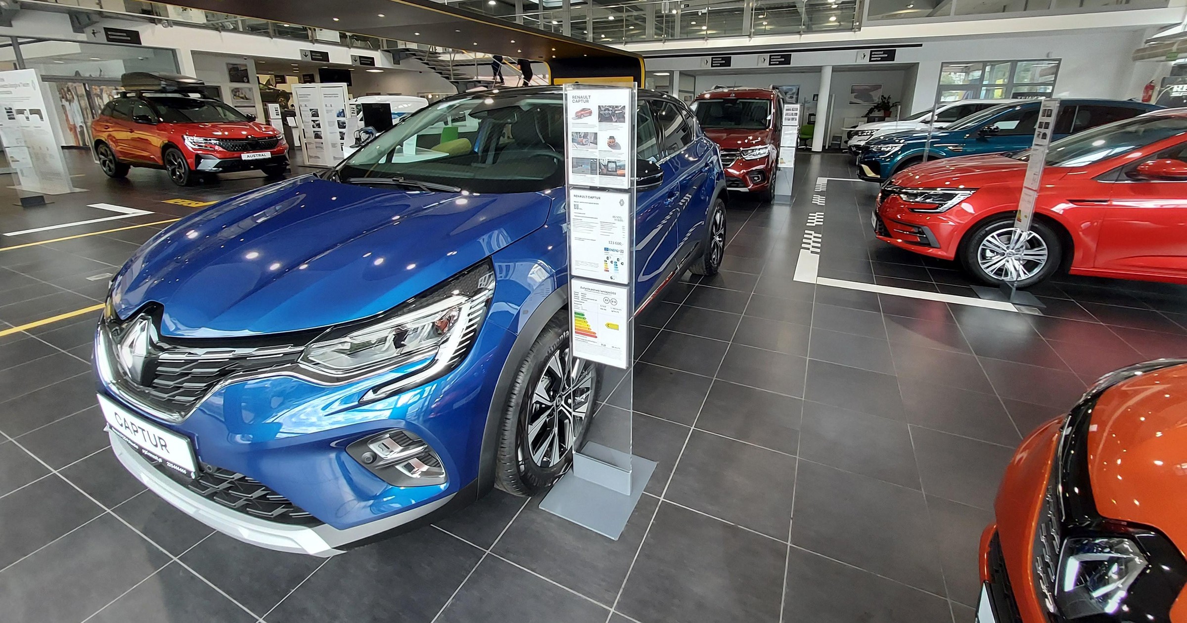 Salon sprzedaży nowych samochodów