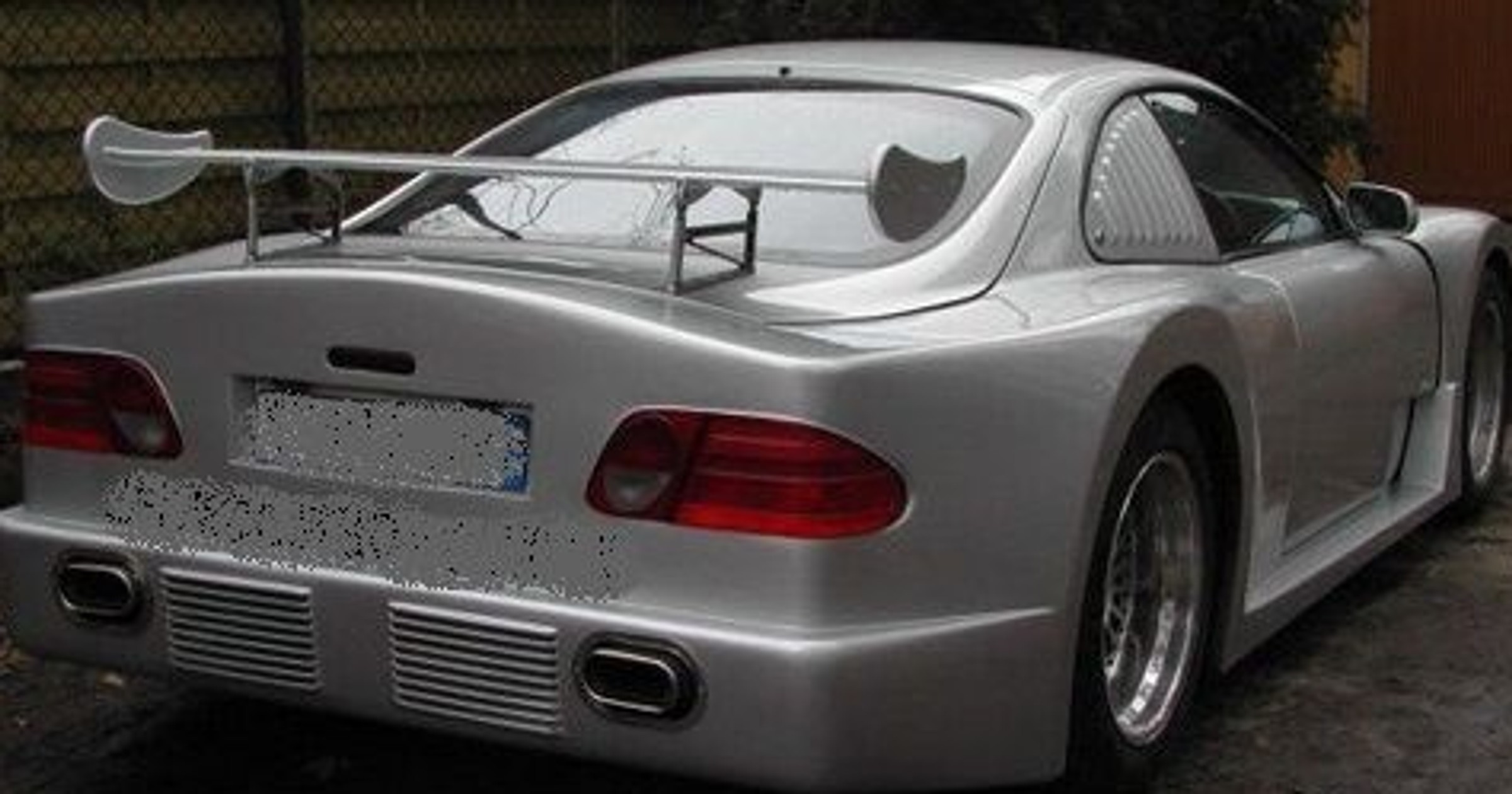 Ciekawostka z ogłoszenia: Mercedes CLK GTR na każdą kieszeń