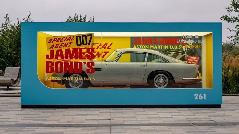 Aston Martin DB5 Jamesa Bonda