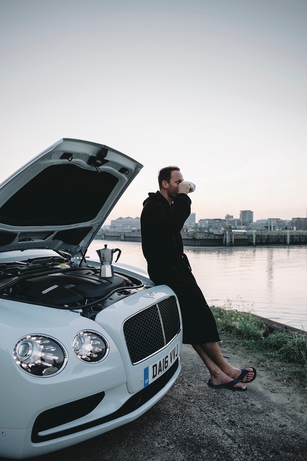 Bentley Flying Spur V8 S - Małe mieszkanko... w Bentleyu