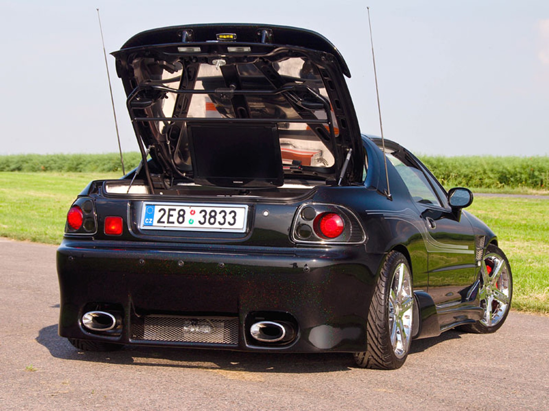 Garaż tunera: Honda CRX – czarne słońce