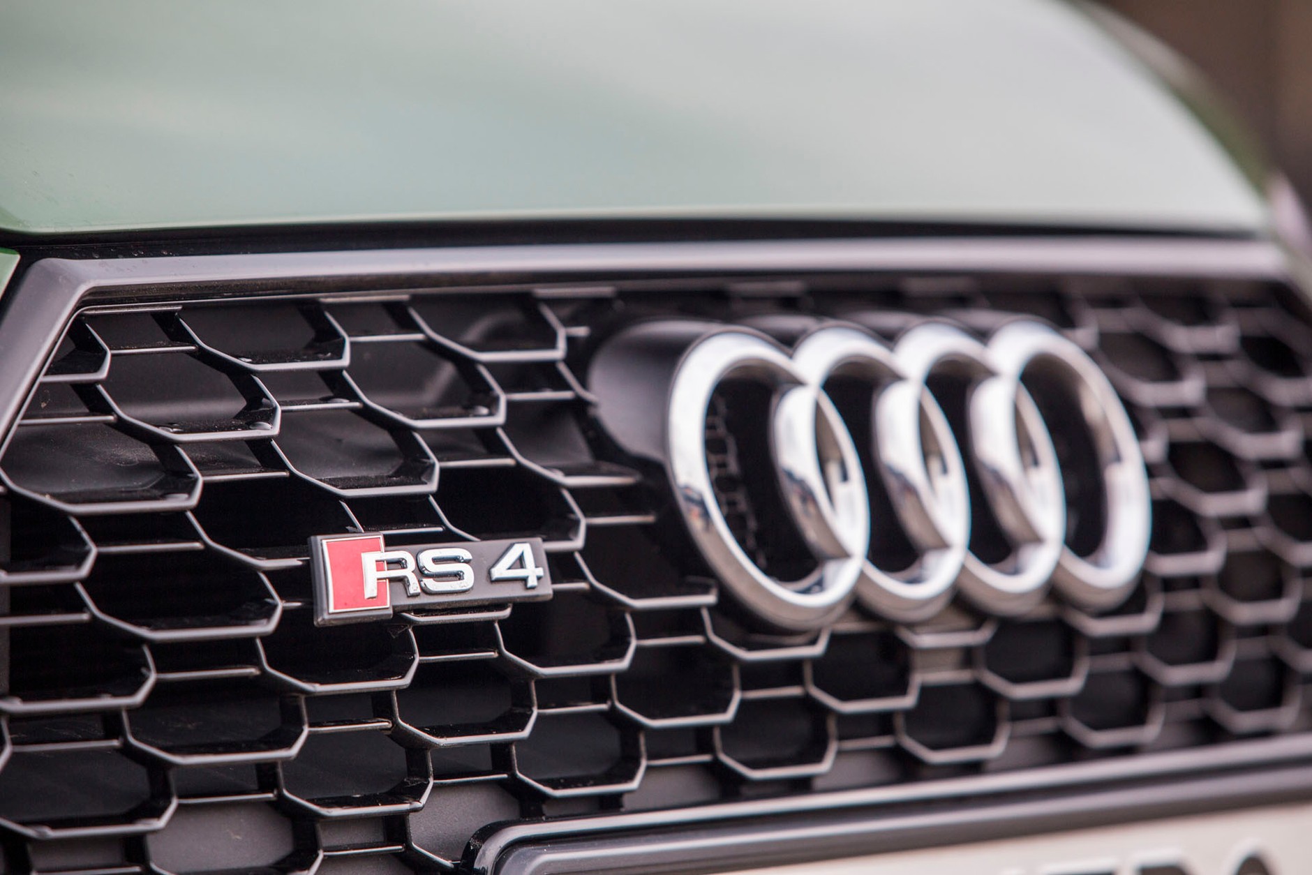 Audi RS4 Avant - kombi z ogniem w ...