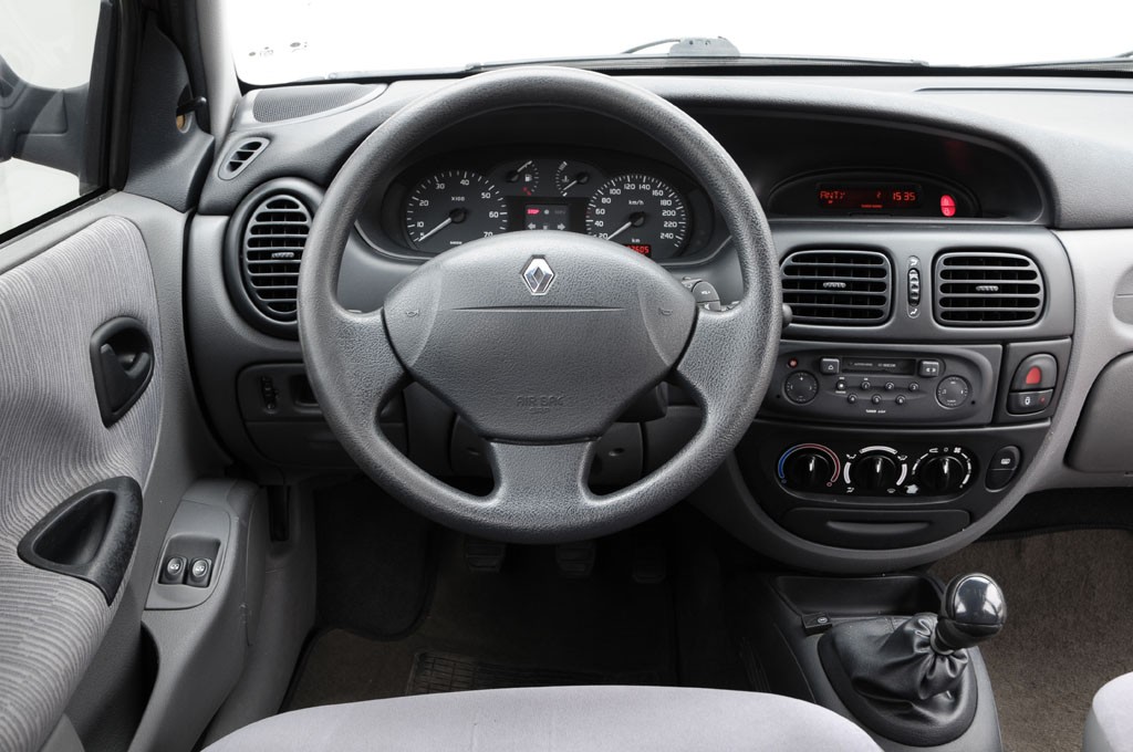 Opel Astra II 1.6 kontra Renault Megane 1.6: Pojedynek na rzeczowe argumenty