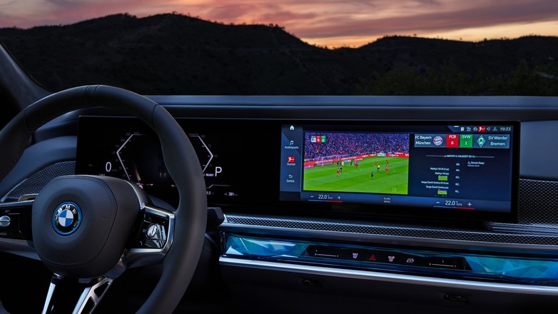 Bundesliga w systemie BMW Curved Display