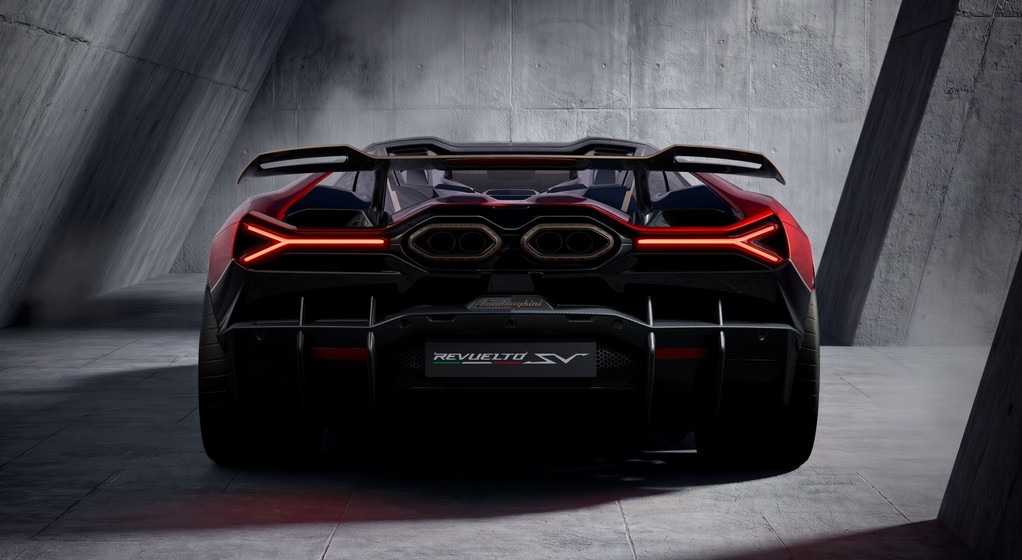 Lamborghini Revuelto SV