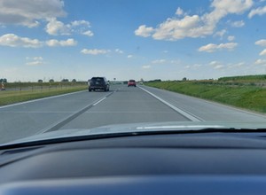 Kierowcy myślą, że mogą tu jechać 120 km/h. Łatwo dostać wysoki mandat